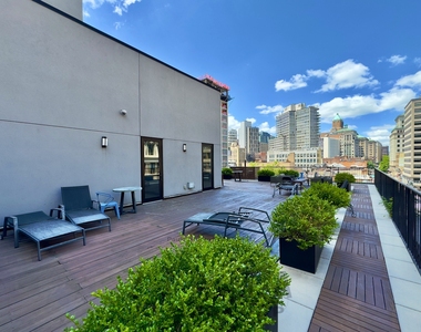Willoughby Street - Photo Thumbnail 9