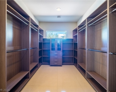7447 Yonie Court - Photo Thumbnail 21