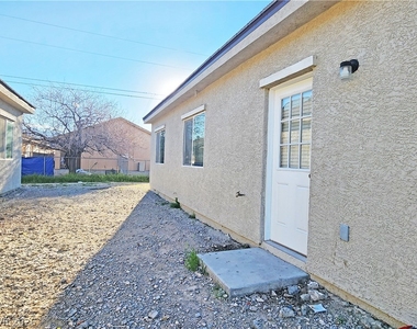 1121 Sixshooter Avenue - Photo Thumbnail 25