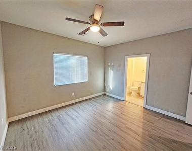 1121 Sixshooter Avenue - Photo Thumbnail 22
