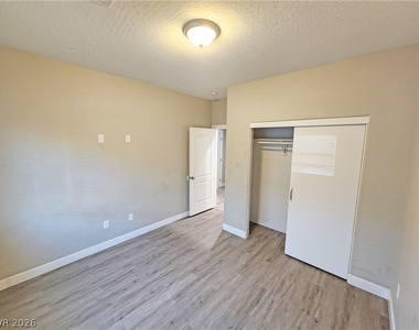 1121 Sixshooter Avenue - Photo Thumbnail 12