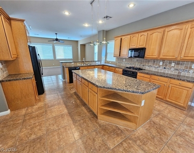 7815 Galloping Hills Street - Photo Thumbnail 6