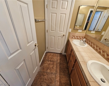7815 Galloping Hills Street - Photo Thumbnail 32