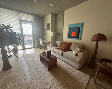 353 E Bonneville Avenue - Photo Thumbnail 6
