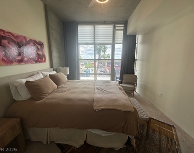 353 E Bonneville Avenue - Photo Thumbnail 9