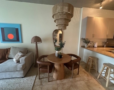 353 E Bonneville Avenue - Photo Thumbnail 3