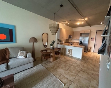 353 E Bonneville Avenue - Photo Thumbnail 7