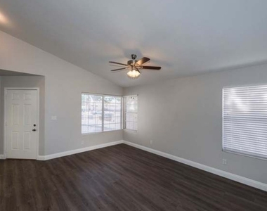1012 Holliston Circle - Photo Thumbnail 4