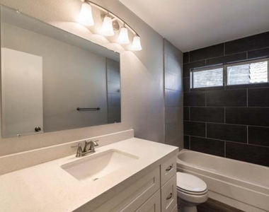 1012 Holliston Circle - Photo Thumbnail 9