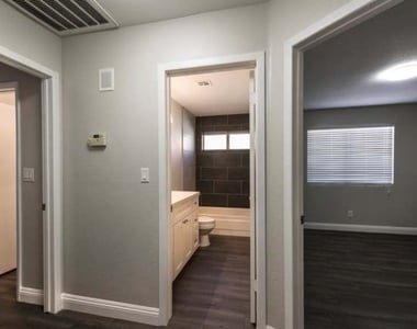1012 Holliston Circle - Photo Thumbnail 6