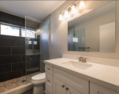 1012 Holliston Circle - Photo Thumbnail 8