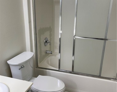5710 E Tropicana Avenue - Photo Thumbnail 10