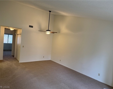 930 N Sloan Lane - Photo Thumbnail 8