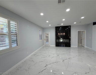 5501 Alden Bend Drive - Photo Thumbnail 5