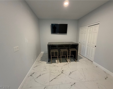 5501 Alden Bend Drive - Photo Thumbnail 7