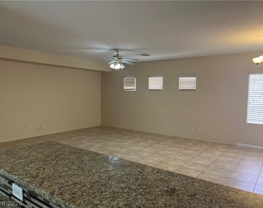 10922 Moonbeam Glow Lane - Photo Thumbnail 17