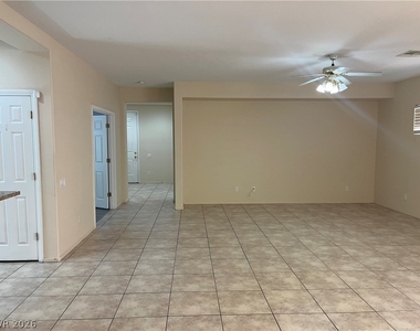 10922 Moonbeam Glow Lane - Photo Thumbnail 9