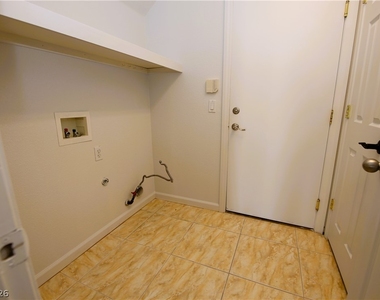 554 Campus Oaks Court - Photo Thumbnail 13