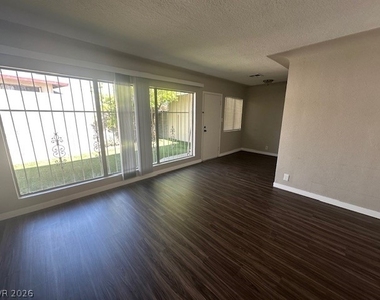 223 N 14th Street - Photo Thumbnail 4