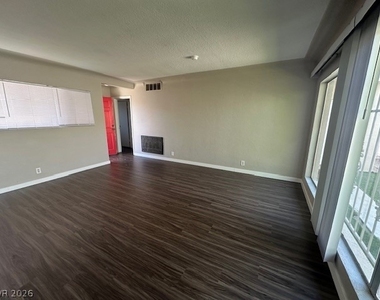 223 N 14th Street - Photo Thumbnail 3