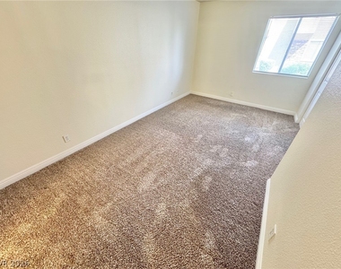5422 River Glen Drive - Photo Thumbnail 14