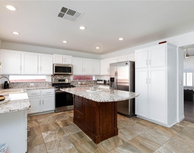9896 Masked Duck Avenue - Photo Thumbnail 15