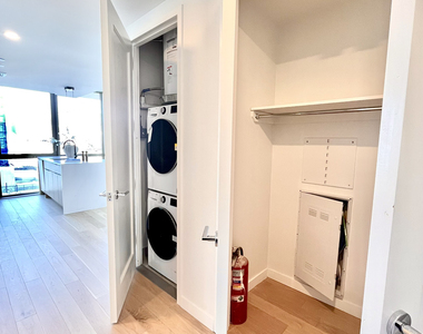 395 Carroll Street - Photo Thumbnail 11