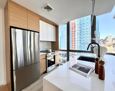 395 Carroll Street - Photo Thumbnail 4