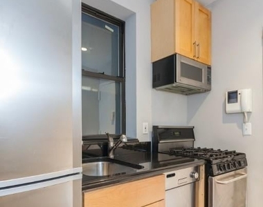 40 Avenue B - Photo Thumbnail 4