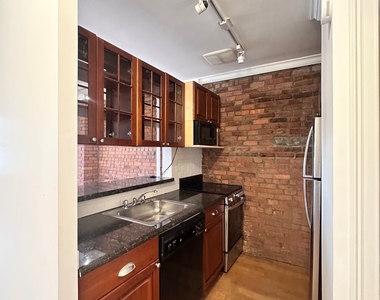 237 West 10th Street - Photo Thumbnail 2