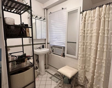 237 West 10th Street - Photo Thumbnail 5