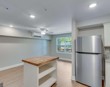 710 Jesse Jewell Parkway Se - Photo Thumbnail 6
