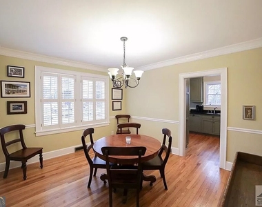 482 Highland Avenue - Photo Thumbnail 5