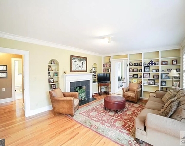 482 Highland Avenue - Photo Thumbnail 6