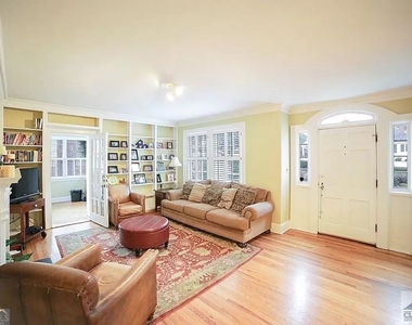 482 Highland Avenue - Photo Thumbnail 7