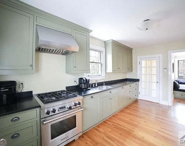 482 Highland Avenue - Photo Thumbnail 2