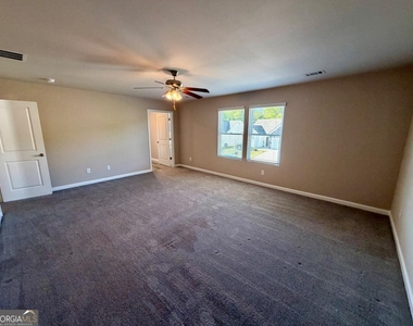 126 W Lexington Avenue - Photo Thumbnail 10