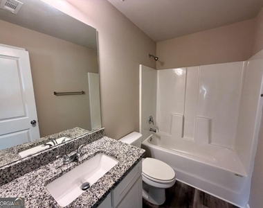 126 W Lexington Avenue - Photo Thumbnail 6