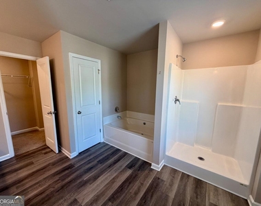 126 W Lexington Avenue - Photo Thumbnail 12
