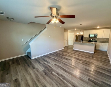 126 W Lexington Avenue - Photo Thumbnail 1