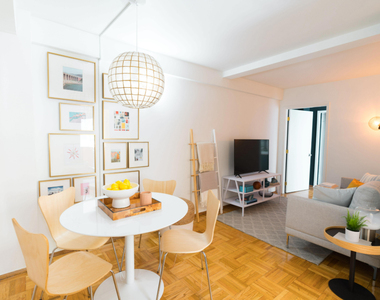20 STUYVESANT OVAL - Photo Thumbnail 3