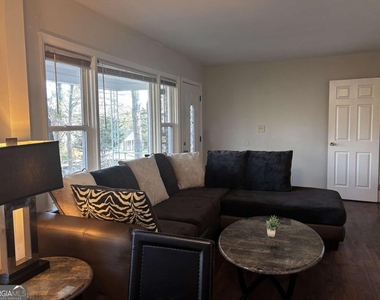 269 Florida Avenue Sw - Photo Thumbnail 2
