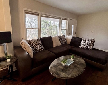 269 Florida Avenue Sw - Photo Thumbnail 3