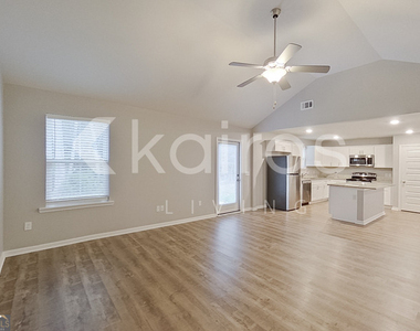 136 Western Red Cedar Drive - Photo Thumbnail 3