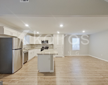 136 Western Red Cedar Drive - Photo Thumbnail 9