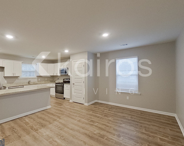 136 Western Red Cedar Drive - Photo Thumbnail 8