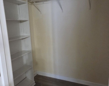 2120 Fieldstone View Court Se - Photo Thumbnail 5