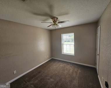 107 Lively Oaks - Photo Thumbnail 5