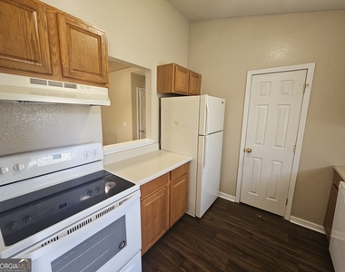 107 Lively Oaks - Photo Thumbnail 2