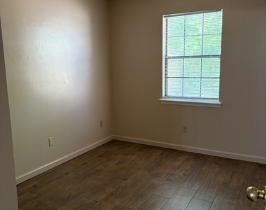 500 Orange Edwards Boulevard - Photo Thumbnail 9